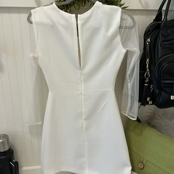 *donating 6/6*White dress with sheer sleeves - Picture 4 of 4